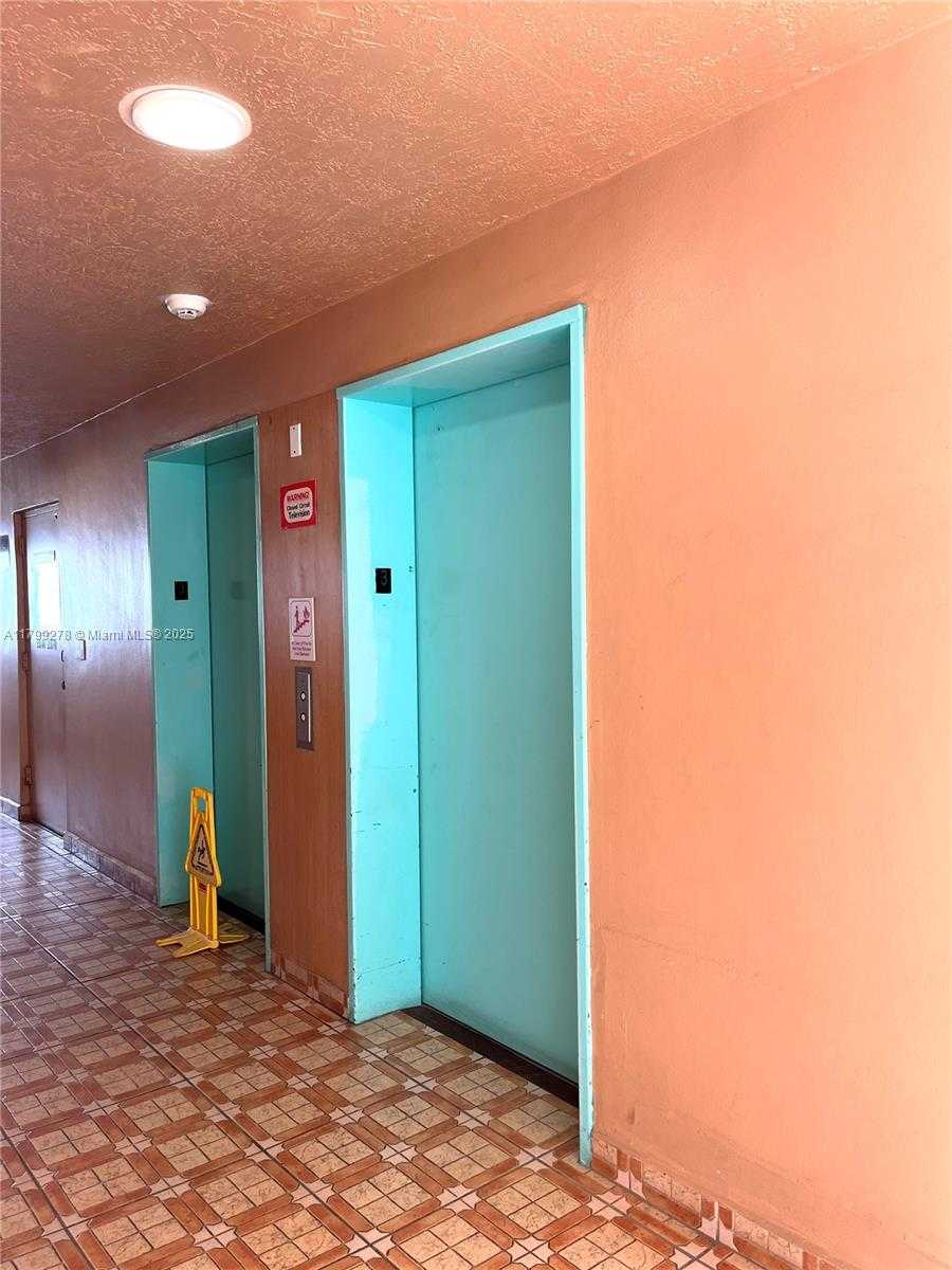 Small Image of 6801 HARDING AVE #323, Miami Beach Number 26