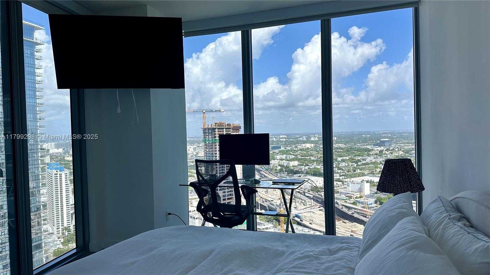 Small Image of 888 BISCAYNE BLVD #4312, Miami Number 14