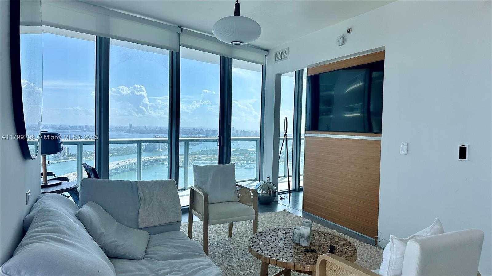 Small Image of 888 BISCAYNE BLVD #4312, Miami Number 5