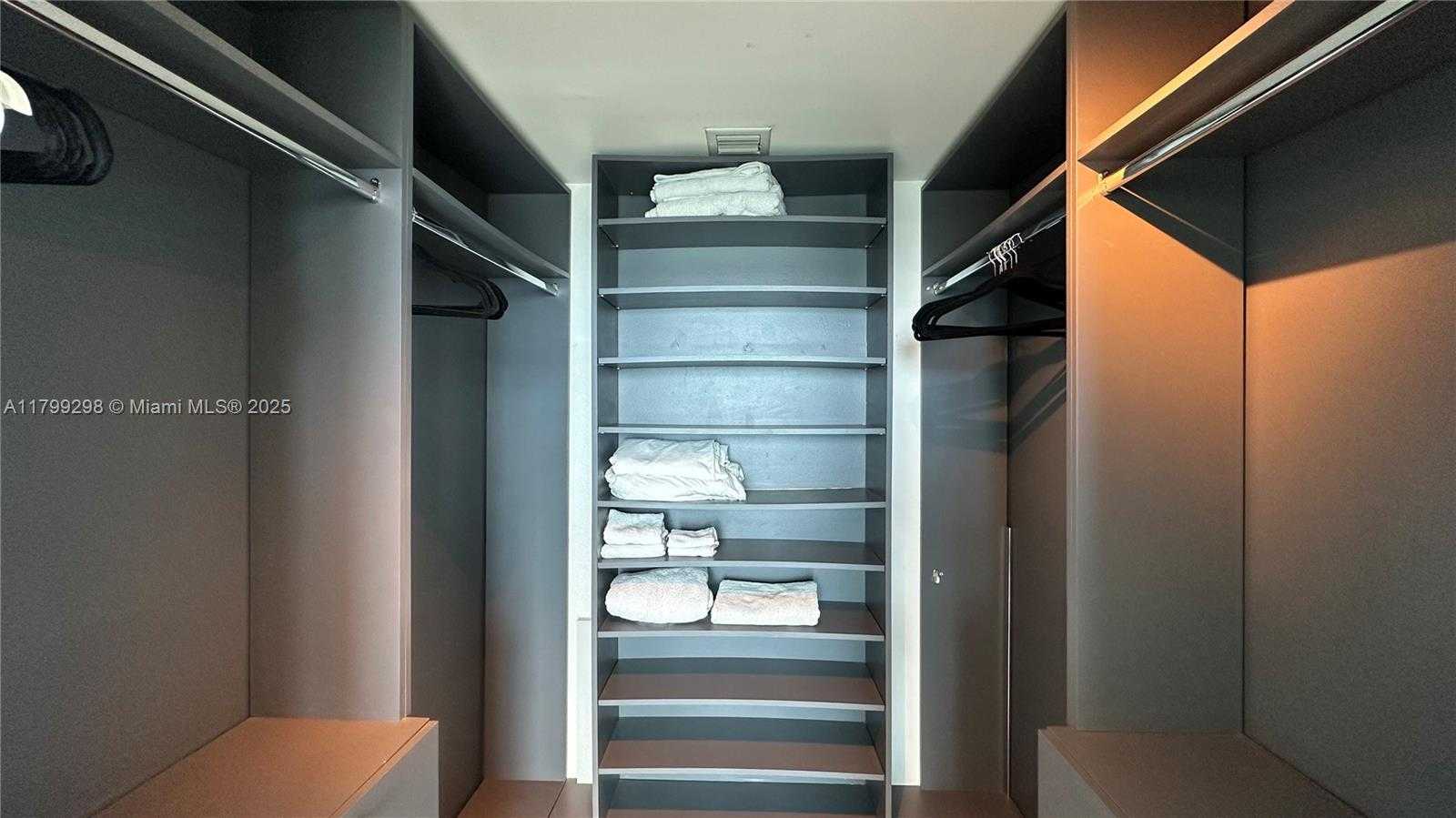Small Image of 888 BISCAYNE BLVD #4312, Miami Number 8