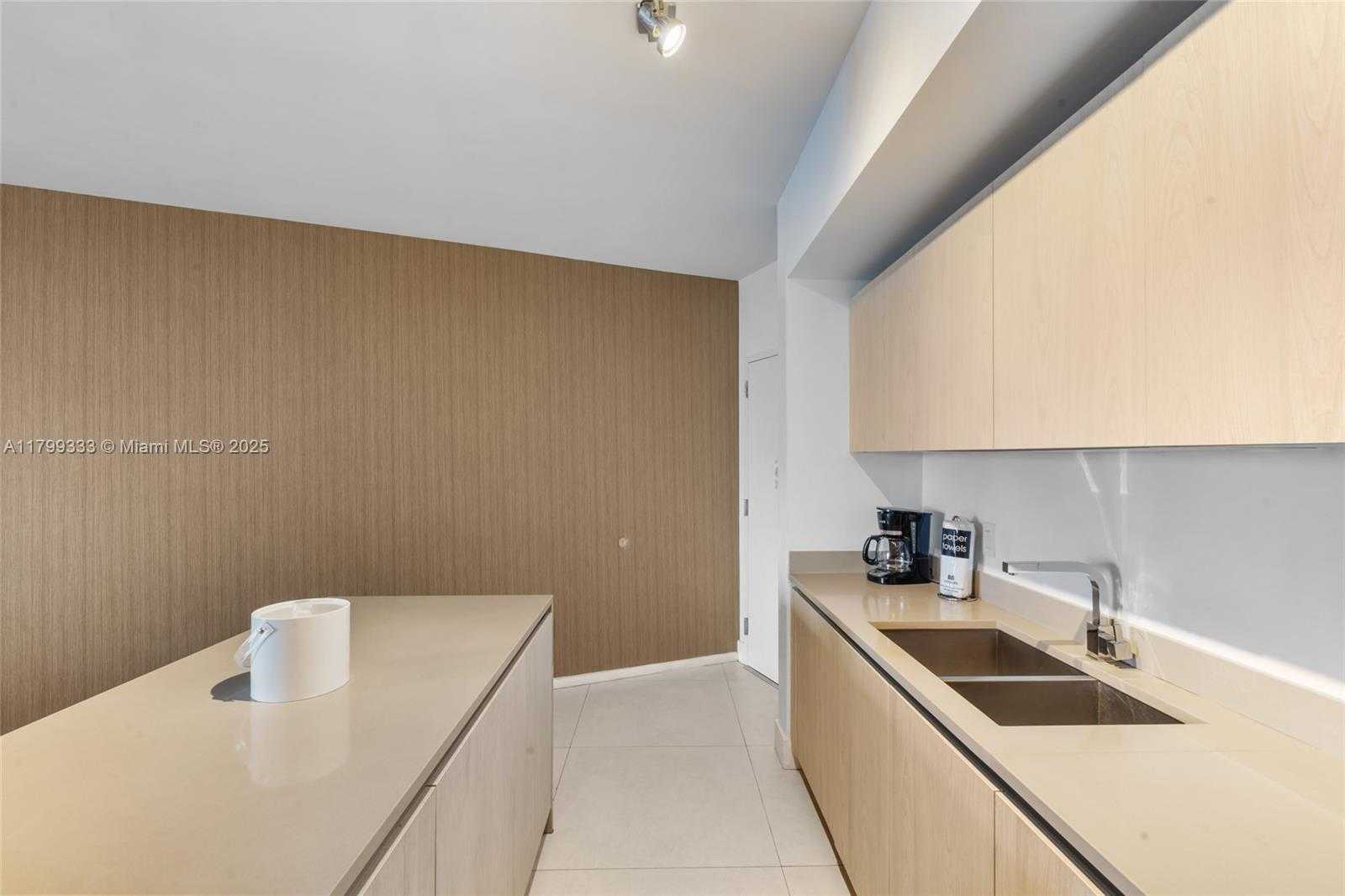 Small Image of 4111 SOUTH OCEAN DR #2307, Hollywood Number 5