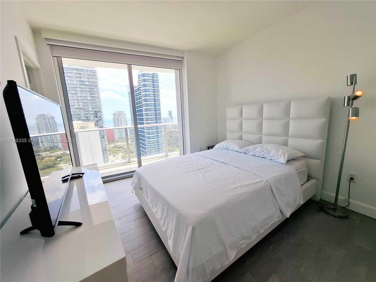 Small Image of 1100 SOUTH MIAMI AVE #3904, Miami Number 6