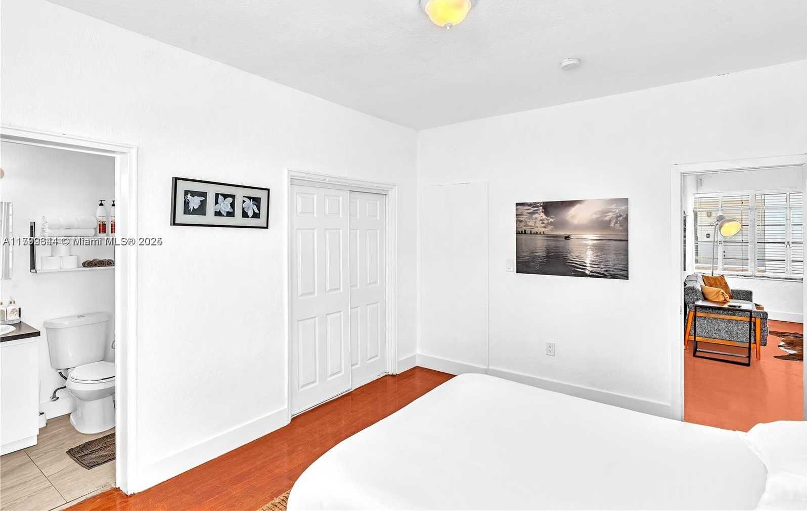 Small Image of 3920 GARDEN AVE #16, Miami Beach Number 7