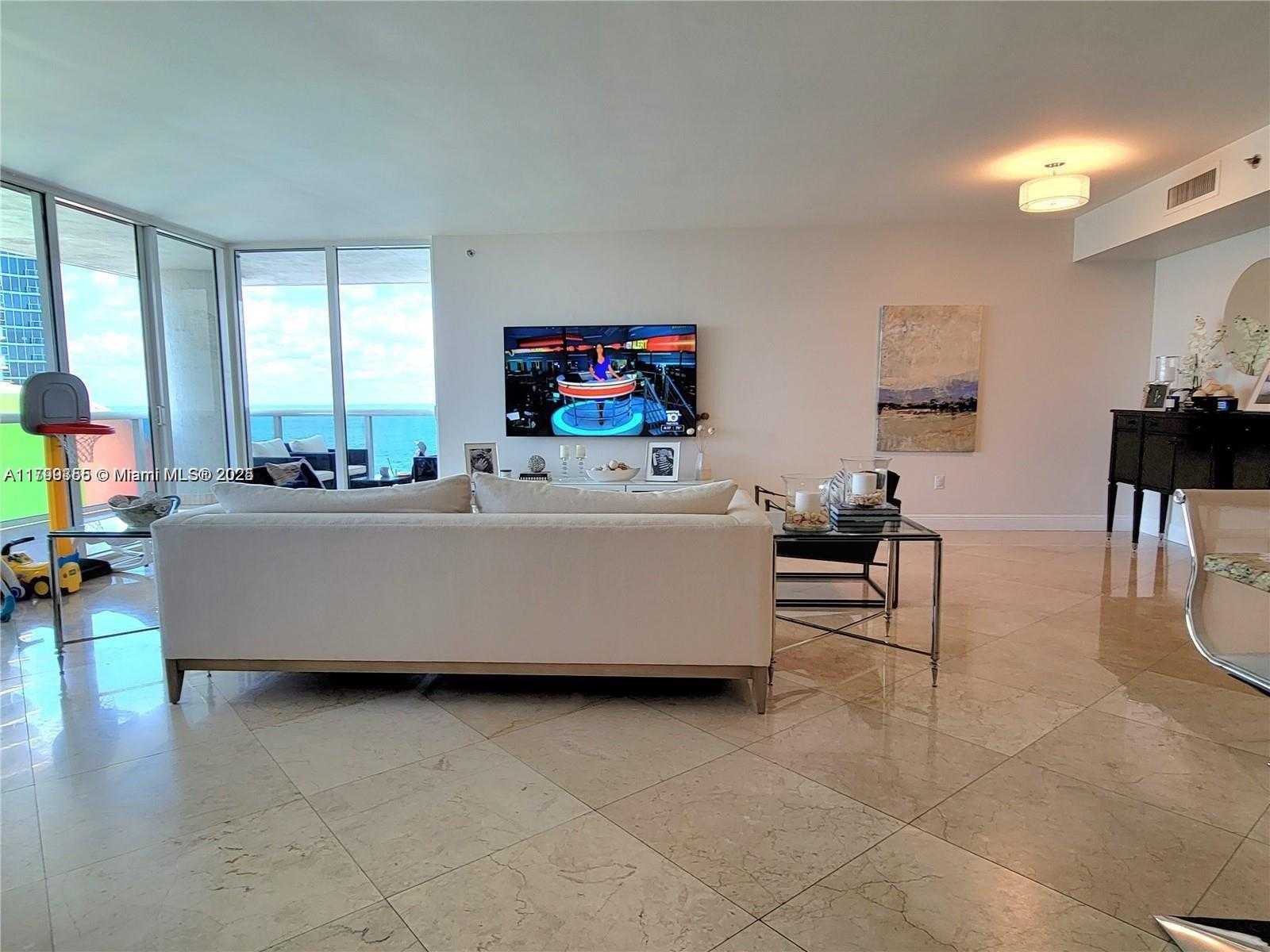 Small Image of 1800 SOUTH OCEAN DR #1510, Hallandale Beach Number 14