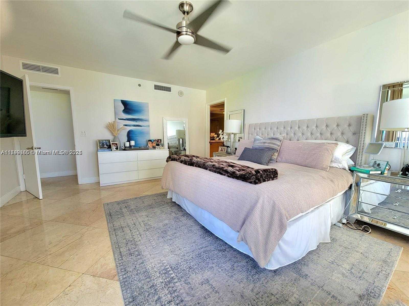 Small Image of 1800 SOUTH OCEAN DR #1510, Hallandale Beach Number 28