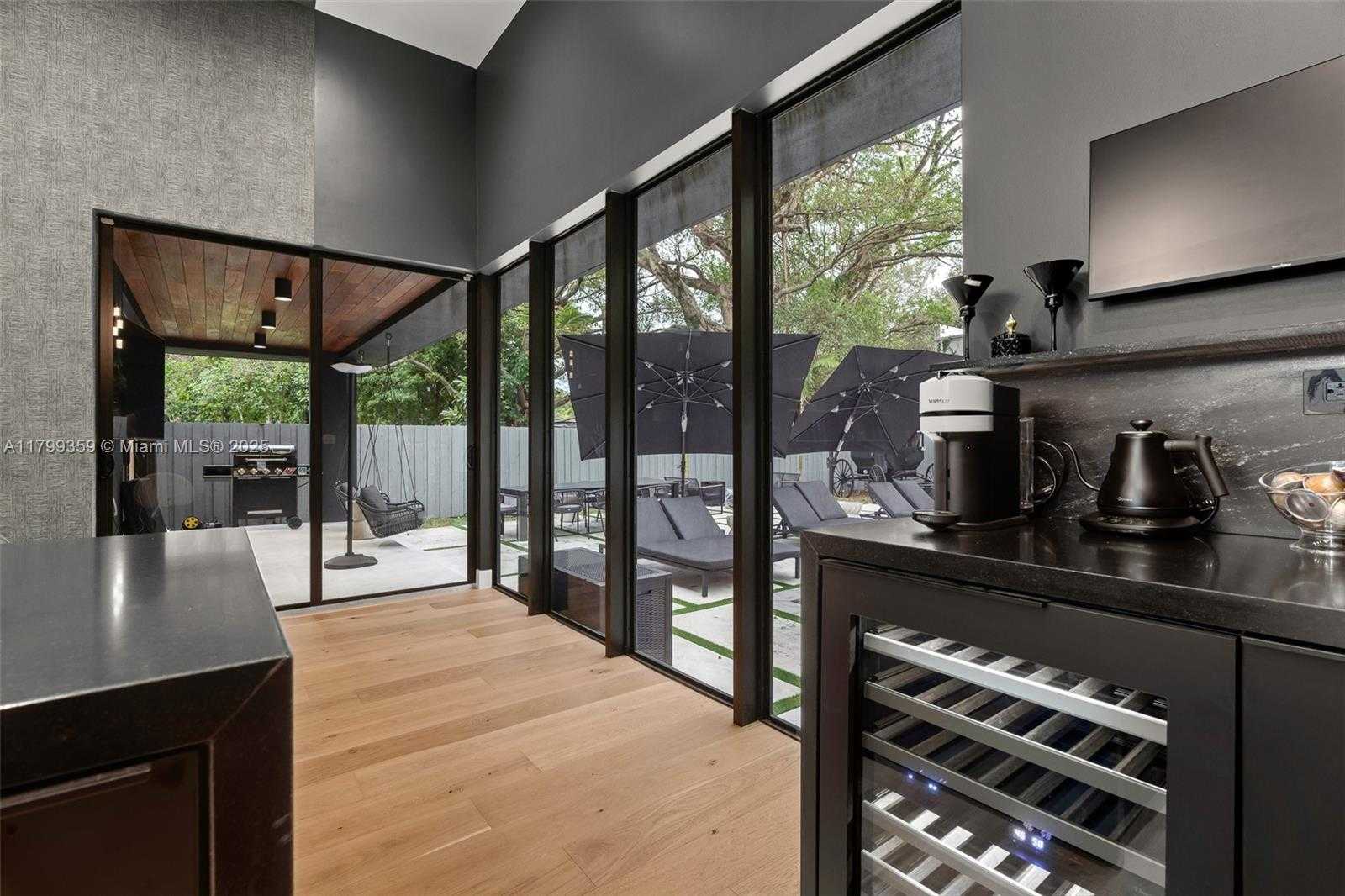 Small Image of 400 NORTH WEST 49TH ST, Miami Number 15