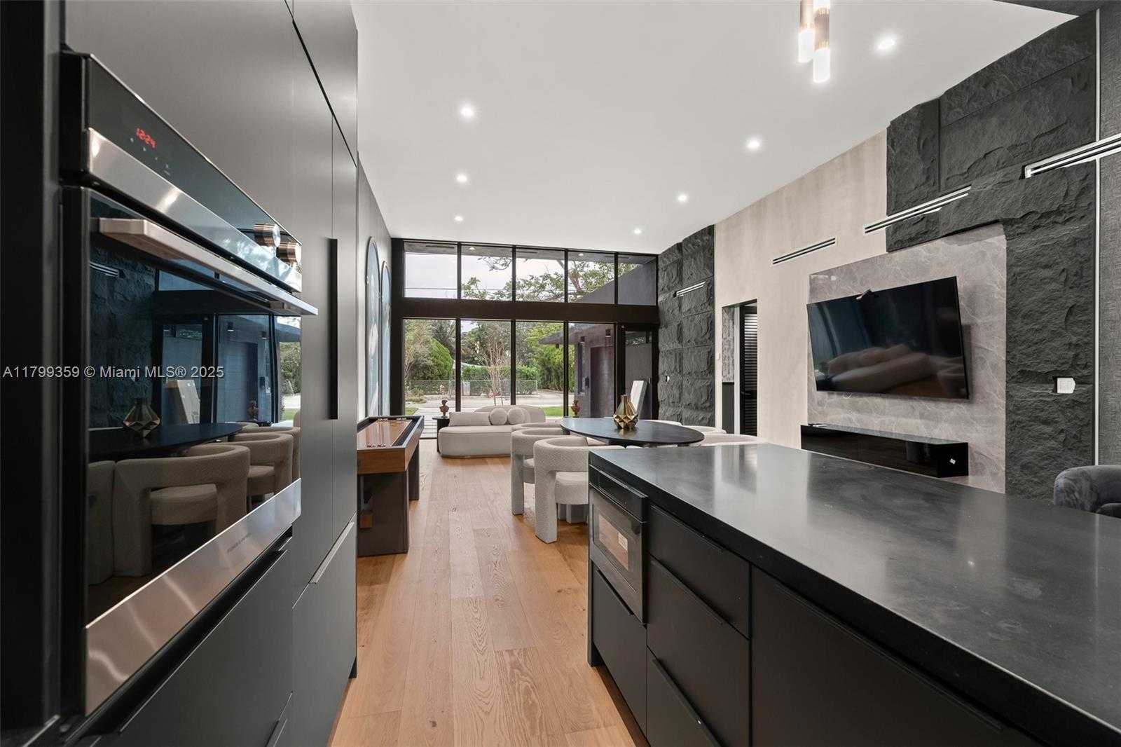 Small Image of 400 NORTH WEST 49TH ST, Miami Number 16
