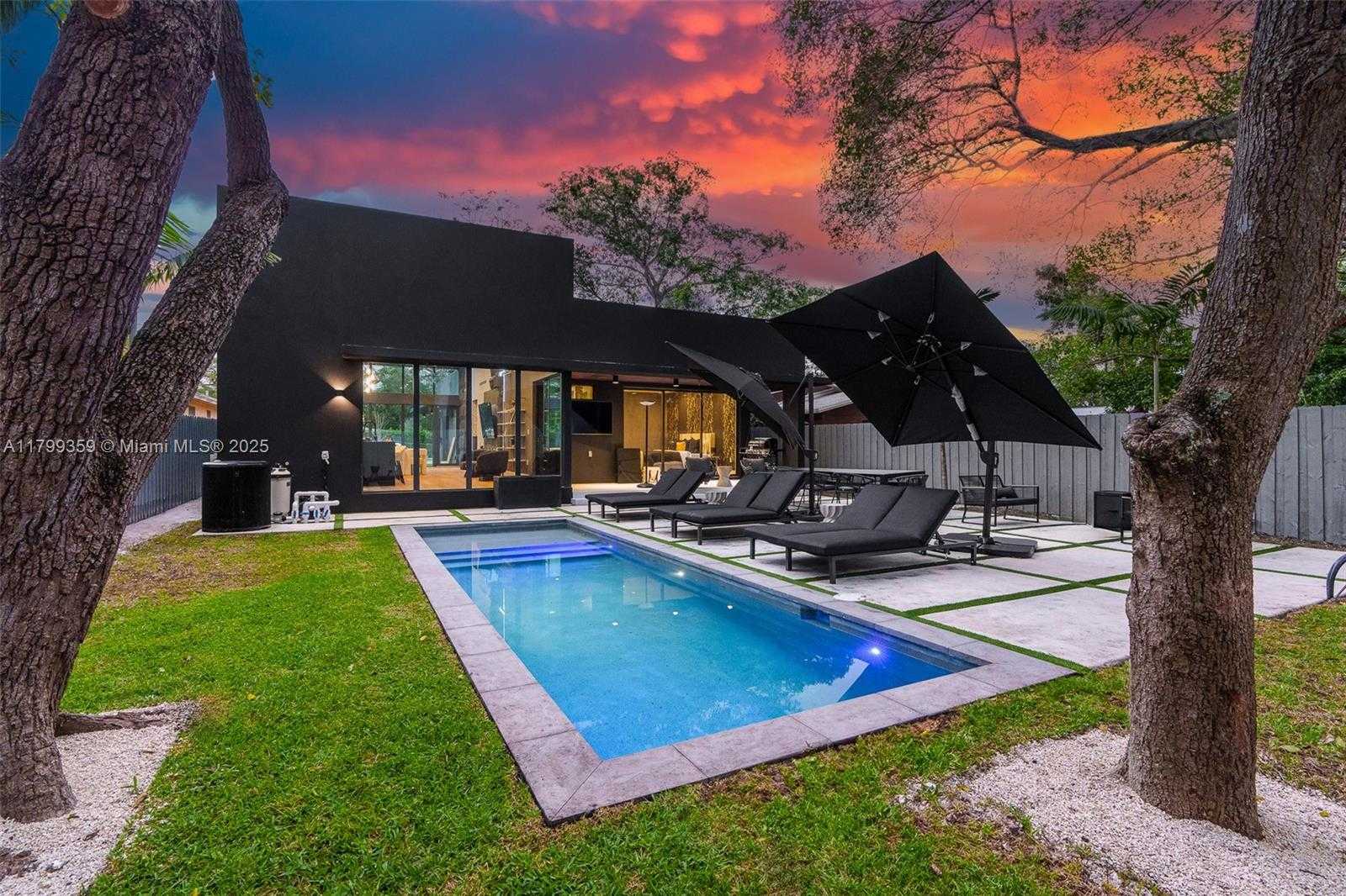 Small Image of 400 NORTH WEST 49TH ST, Miami Number 2