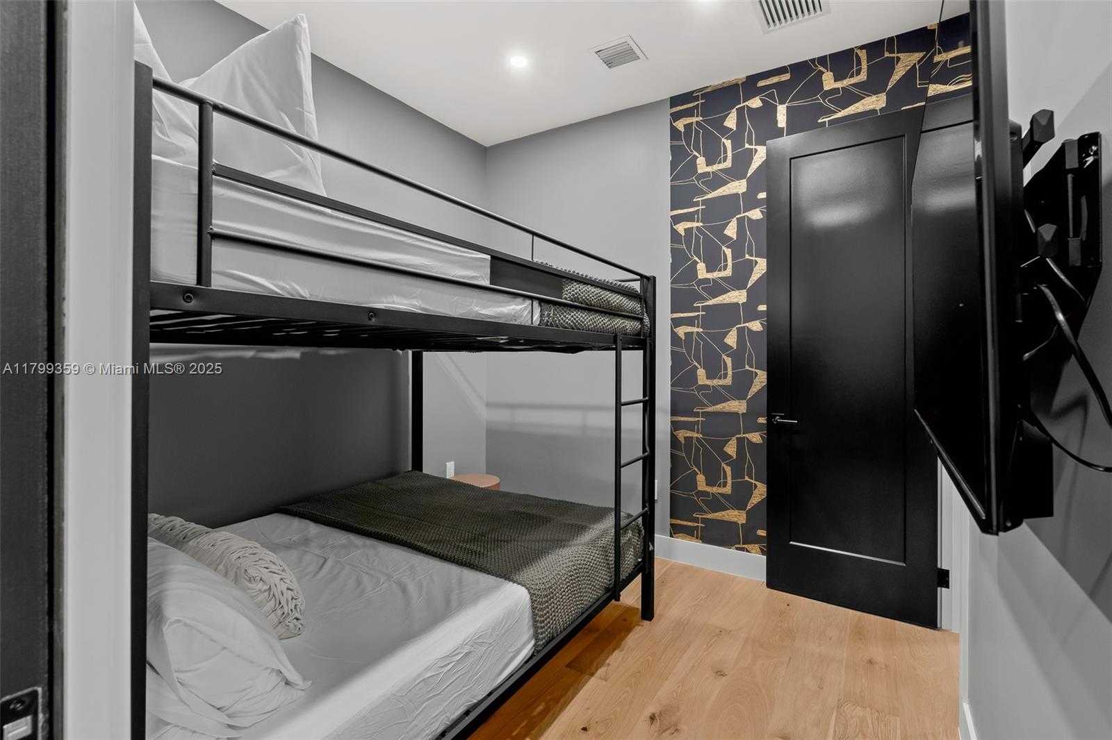 Small Image of 400 NORTH WEST 49TH ST, Miami Number 32