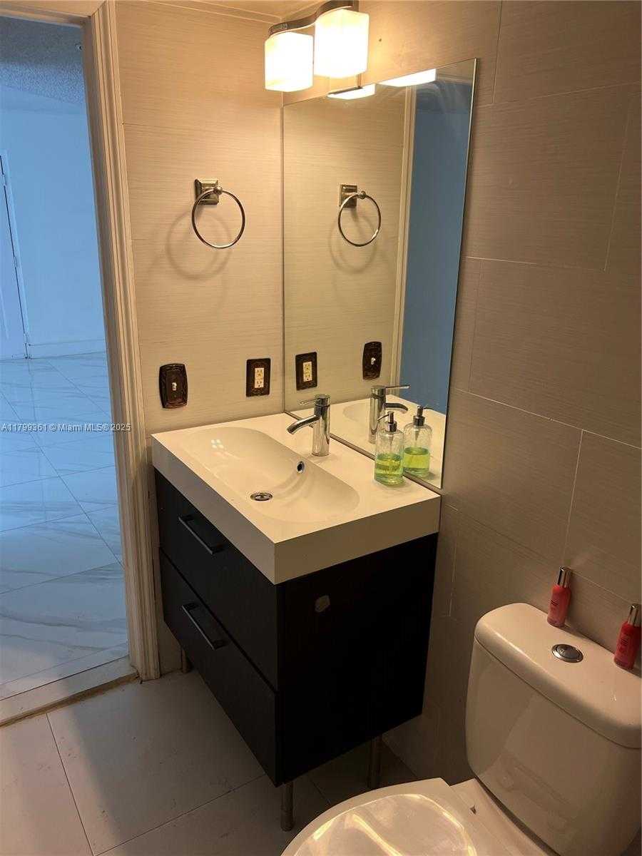 Small Image of 18830 NORTH WEST 57TH AVE #106, Hialeah Number 11