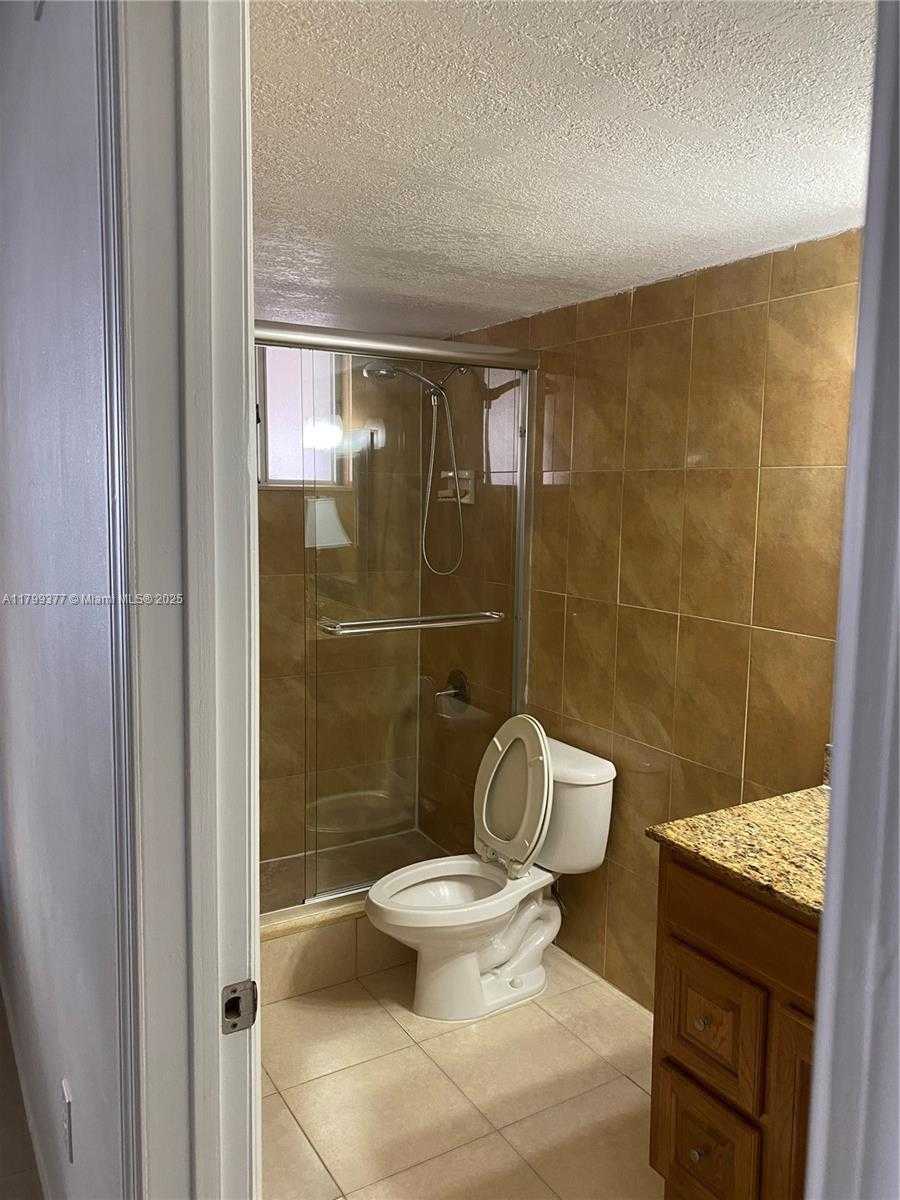 Small Image of 3282 WEST 70TH ST #102, Hialeah Number 11
