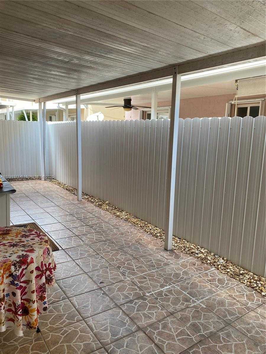 Small Image of 3282 WEST 70TH ST #102, Hialeah Number 14