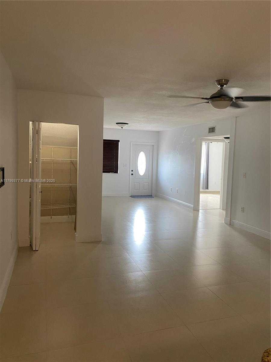 Small Image of 3282 WEST 70TH ST #102, Hialeah Number 3