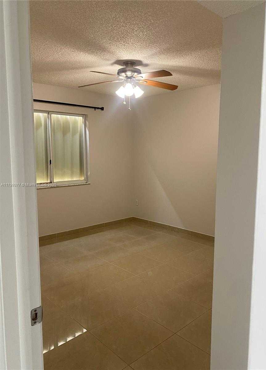 Small Image of 3282 WEST 70TH ST #102, Hialeah Number 6