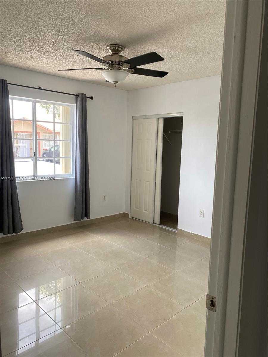 Small Image of 3282 WEST 70TH ST #102, Hialeah Number 7