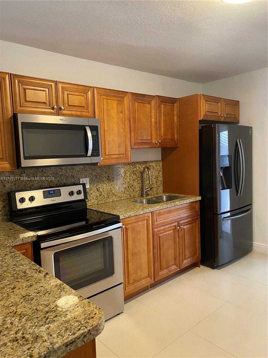 Small Image of 3282 WEST 70TH ST #102, Hialeah Number 9