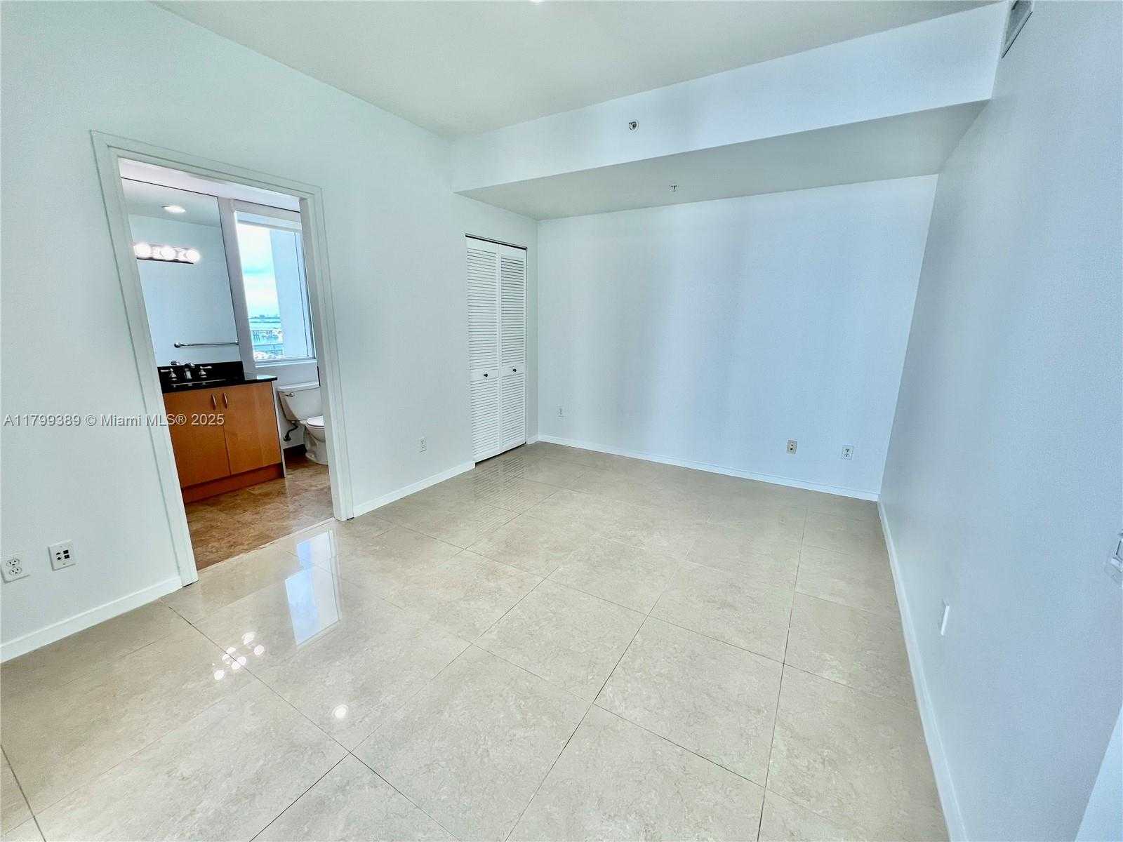 Small Image of 300 SOUTH BISCAYNE BLVD #2111, Miami Number 5