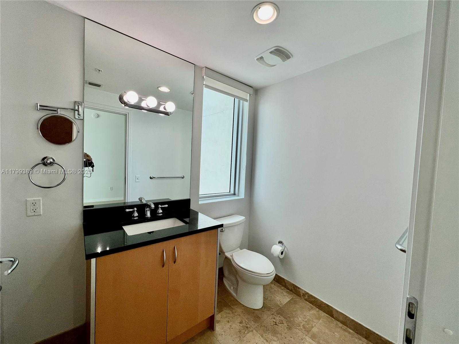 Small Image of 300 SOUTH BISCAYNE BLVD #2111, Miami Number 9
