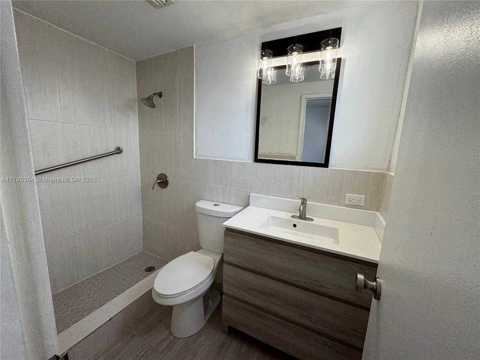 Small Image of 9700 EAST BAY HARBOR DR #401, Bay Harbor Islands Number 16