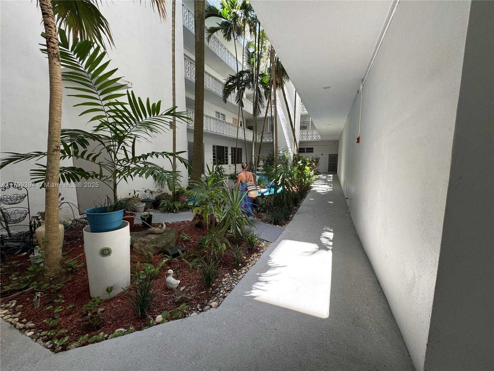 Small Image of 9700 EAST BAY HARBOR DR #401, Bay Harbor Islands Number 18