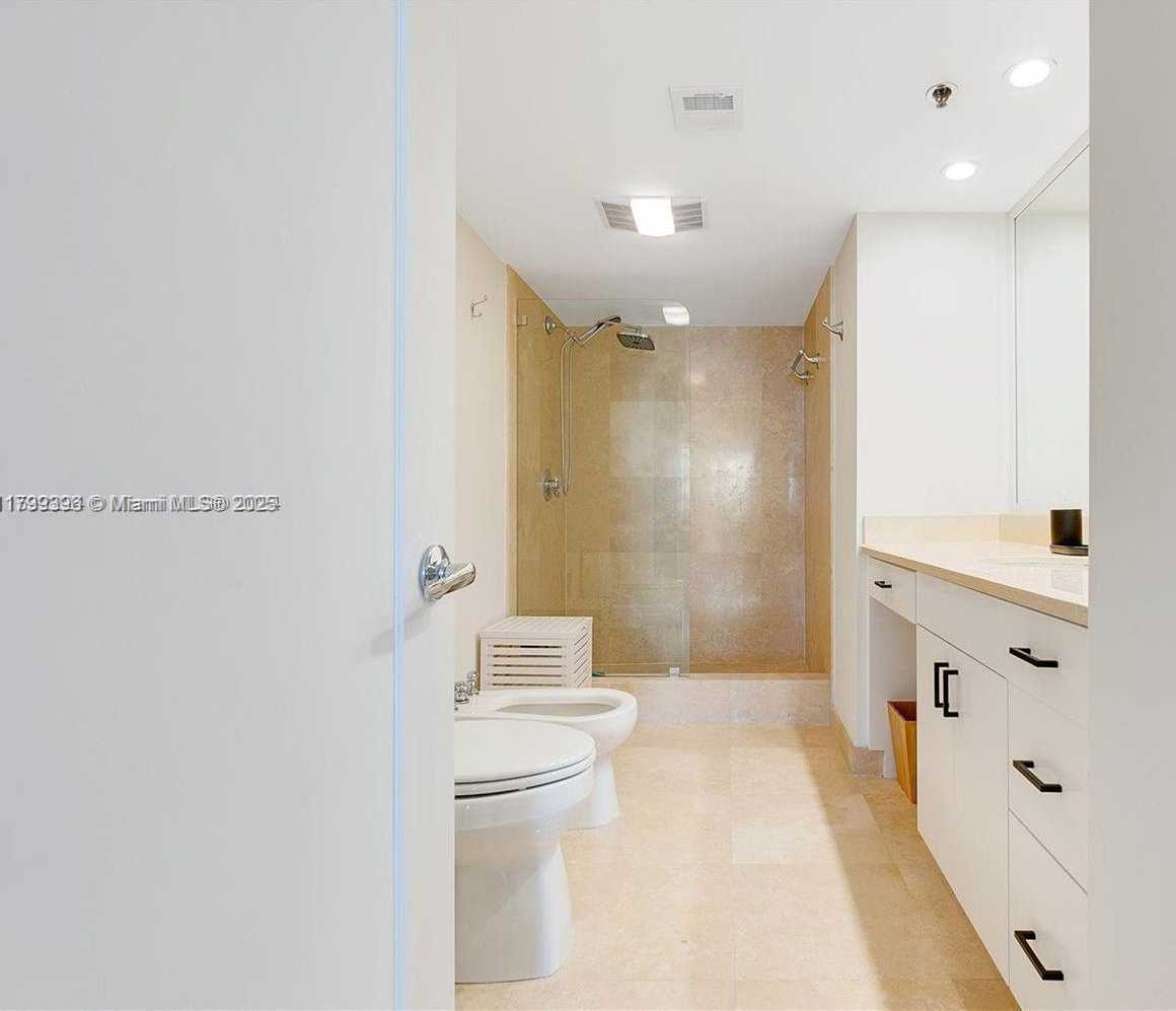 Small Image of 201 CRANDON BLVD #432, Key Biscayne Number 17