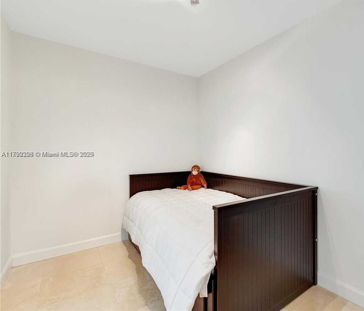 Small Image of 201 CRANDON BLVD #432, Key Biscayne Number 22