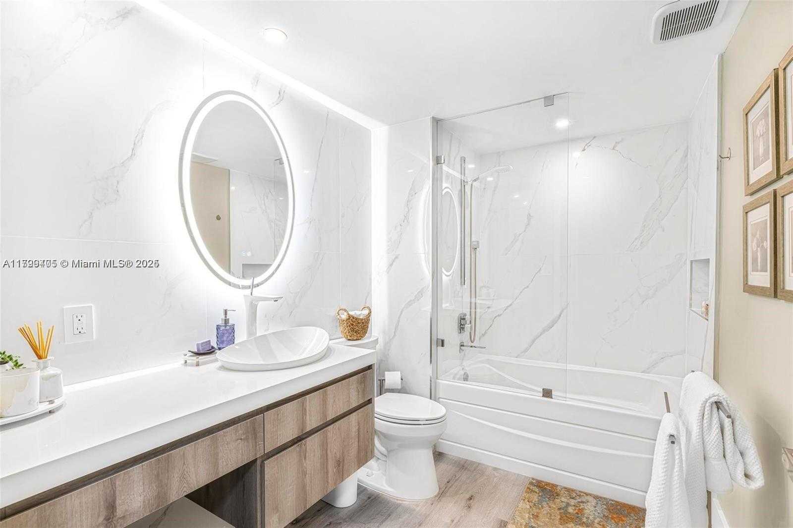 Small Image of 2000 NORTH BAYSHORE #314, Miami Number 17