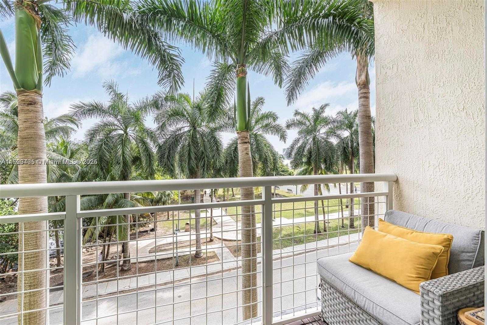 Small Image of 2000 NORTH BAYSHORE #314, Miami Number 18