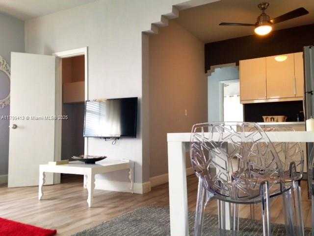 Small Image of 1325 MERIDIAN AVE #6, Miami Beach Number 3