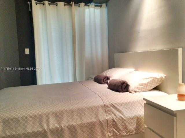 Small Image of 1325 MERIDIAN AVE #6, Miami Beach Number 5