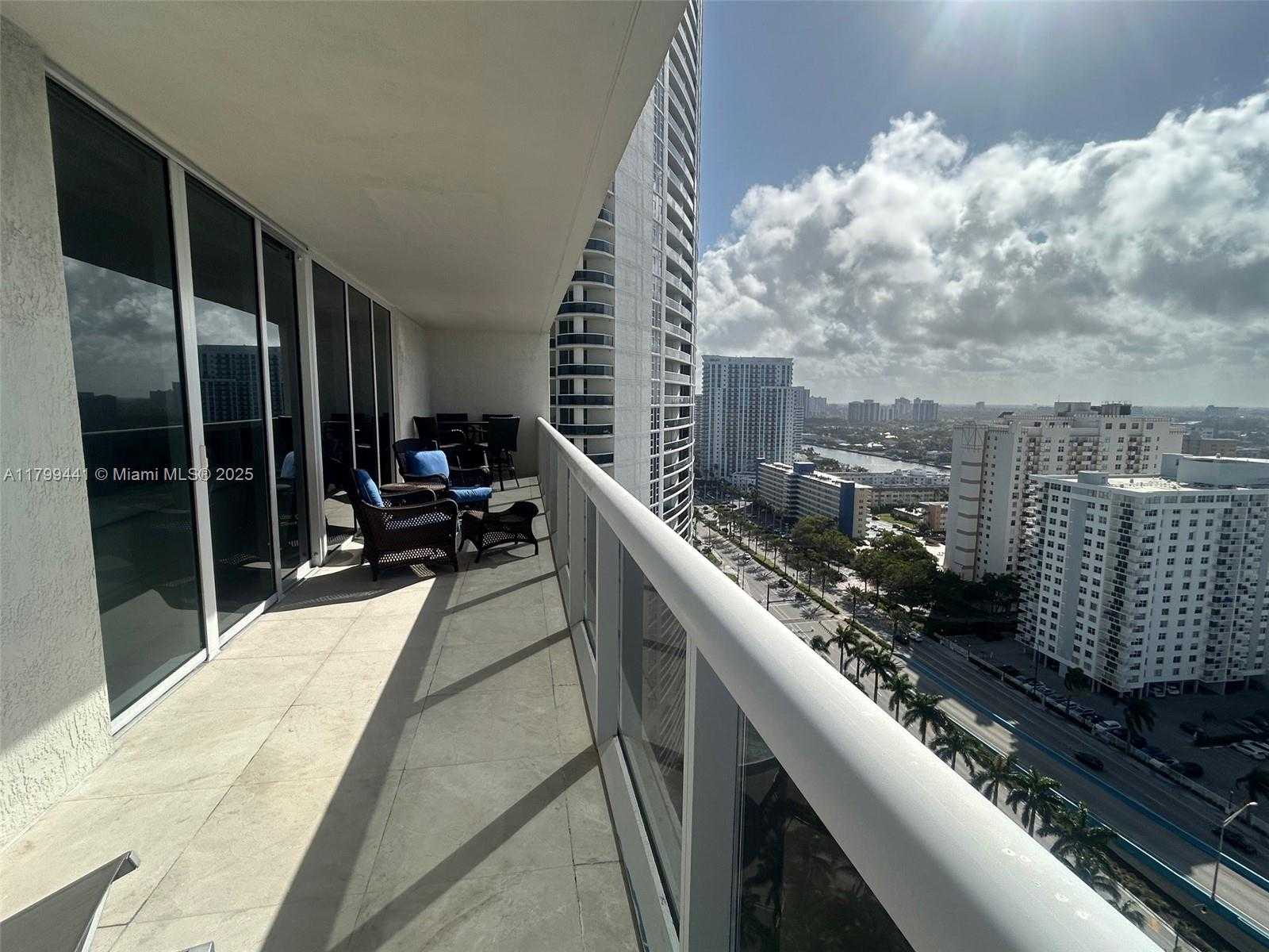 Small Image of 1830 SOUTH OCEAN DR #2208, Hallandale Beach Number 3