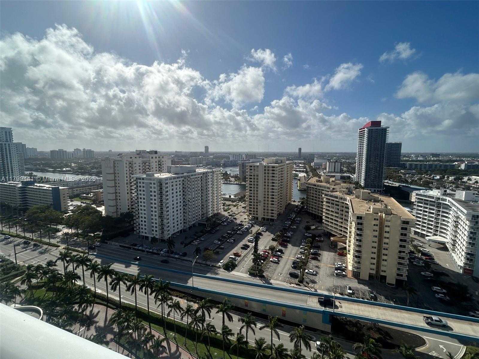 Small Image of 1830 SOUTH OCEAN DR #2208, Hallandale Beach Number 4