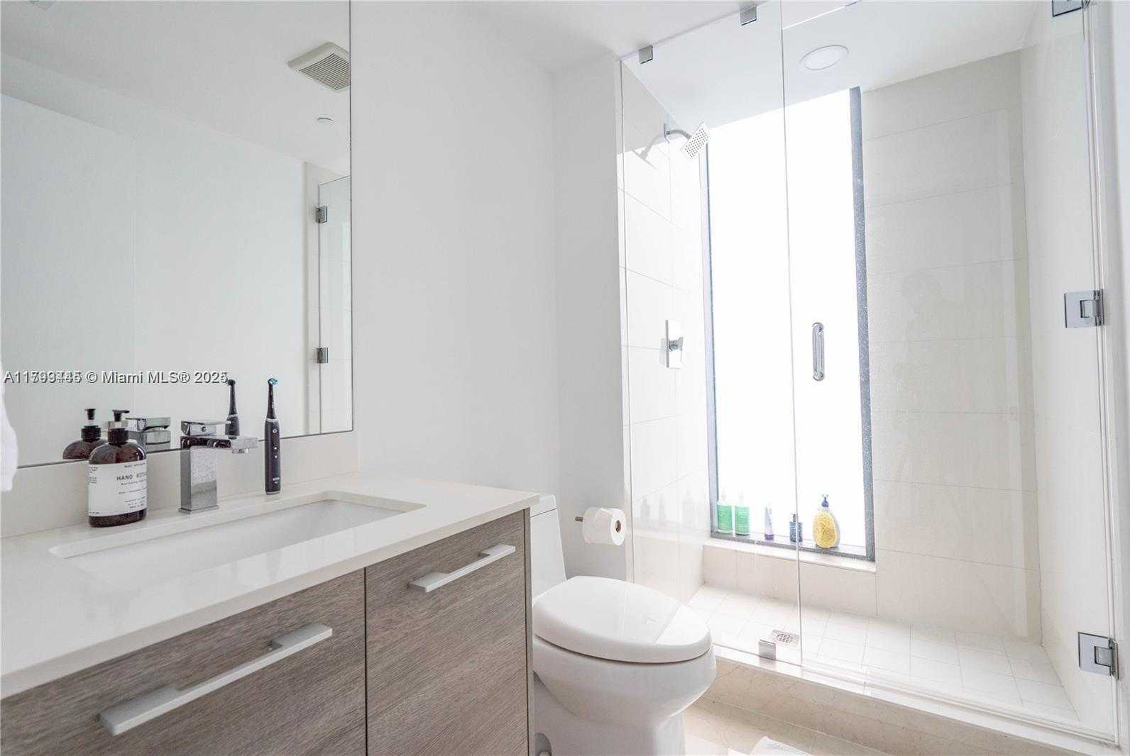 Small Image of 650 NORTH EAST 32ND ST #3601, Miami Number 24