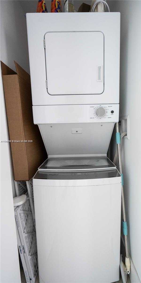 Small Image of 650 NORTH EAST 32ND ST #3601, Miami Number 29