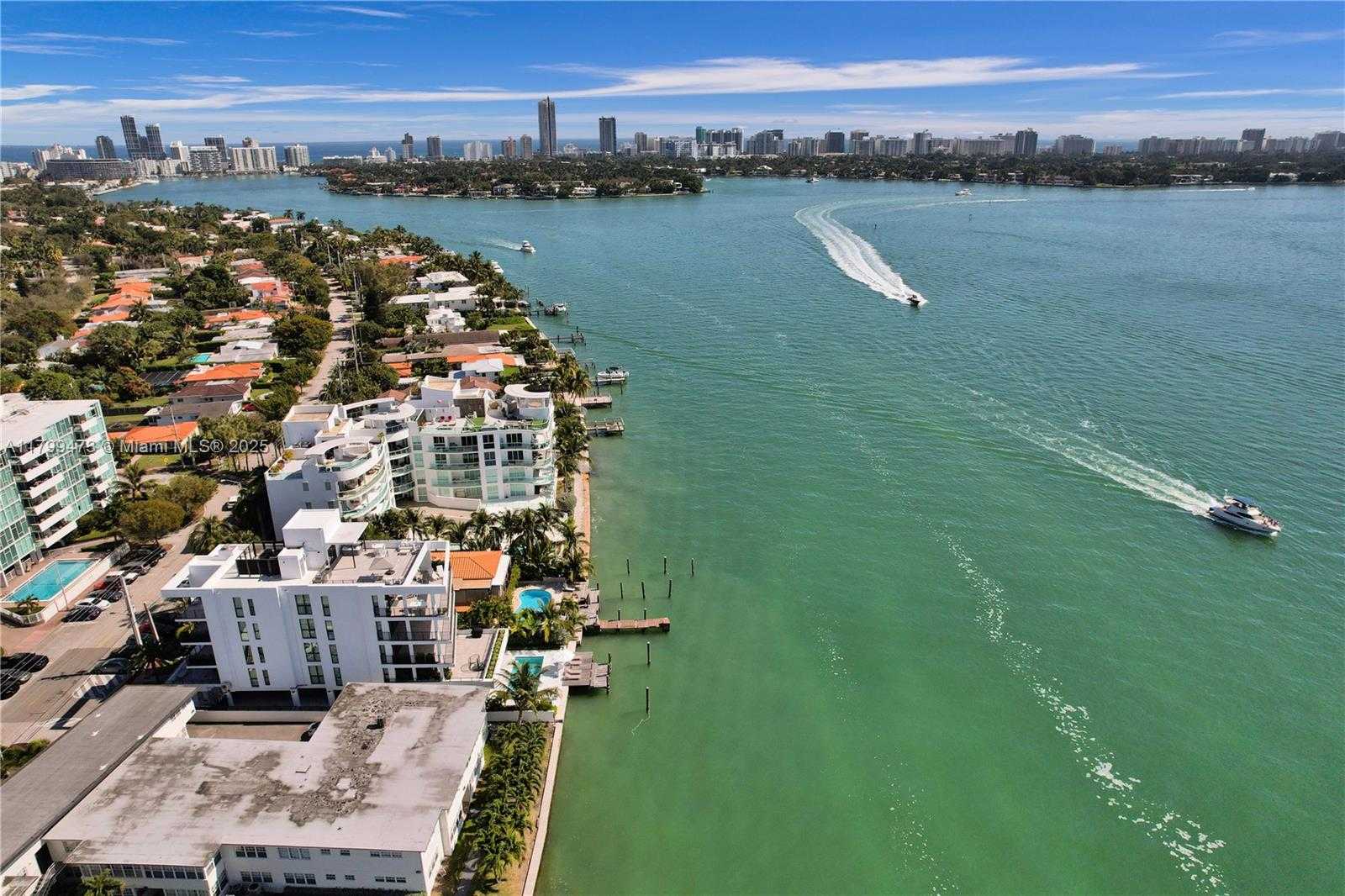 Small Image of 1930 BAY DRIVE SECOND LEVEL UN #PH-1, Miami Beach Number 21