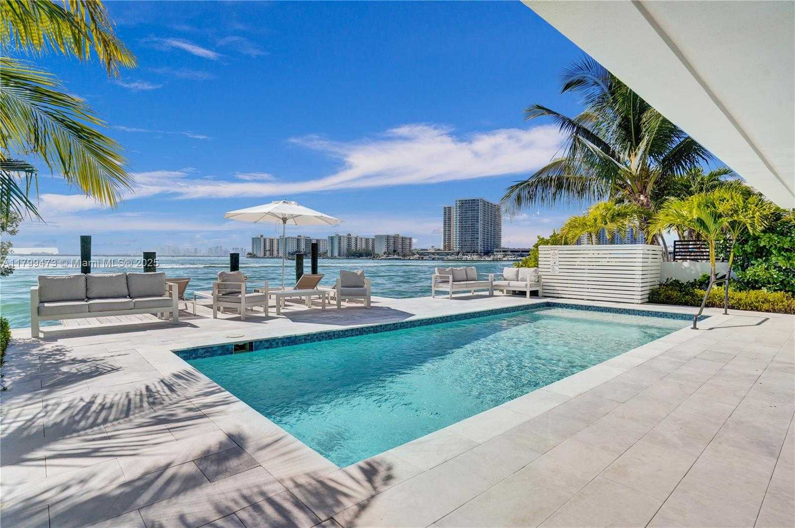 Small Image of 1930 BAY DRIVE SECOND LEVEL UN #PH-1, Miami Beach Number 24