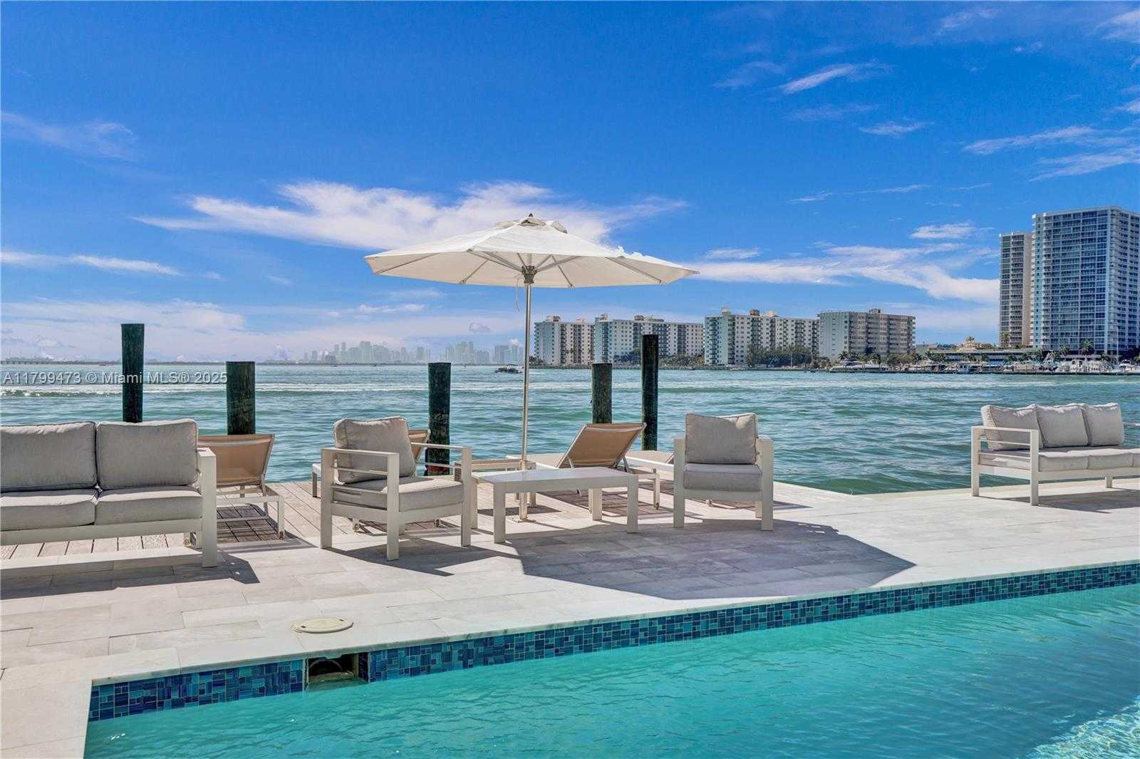Small Image of 1930 BAY DRIVE SECOND LEVEL UN #PH-1, Miami Beach Number 25