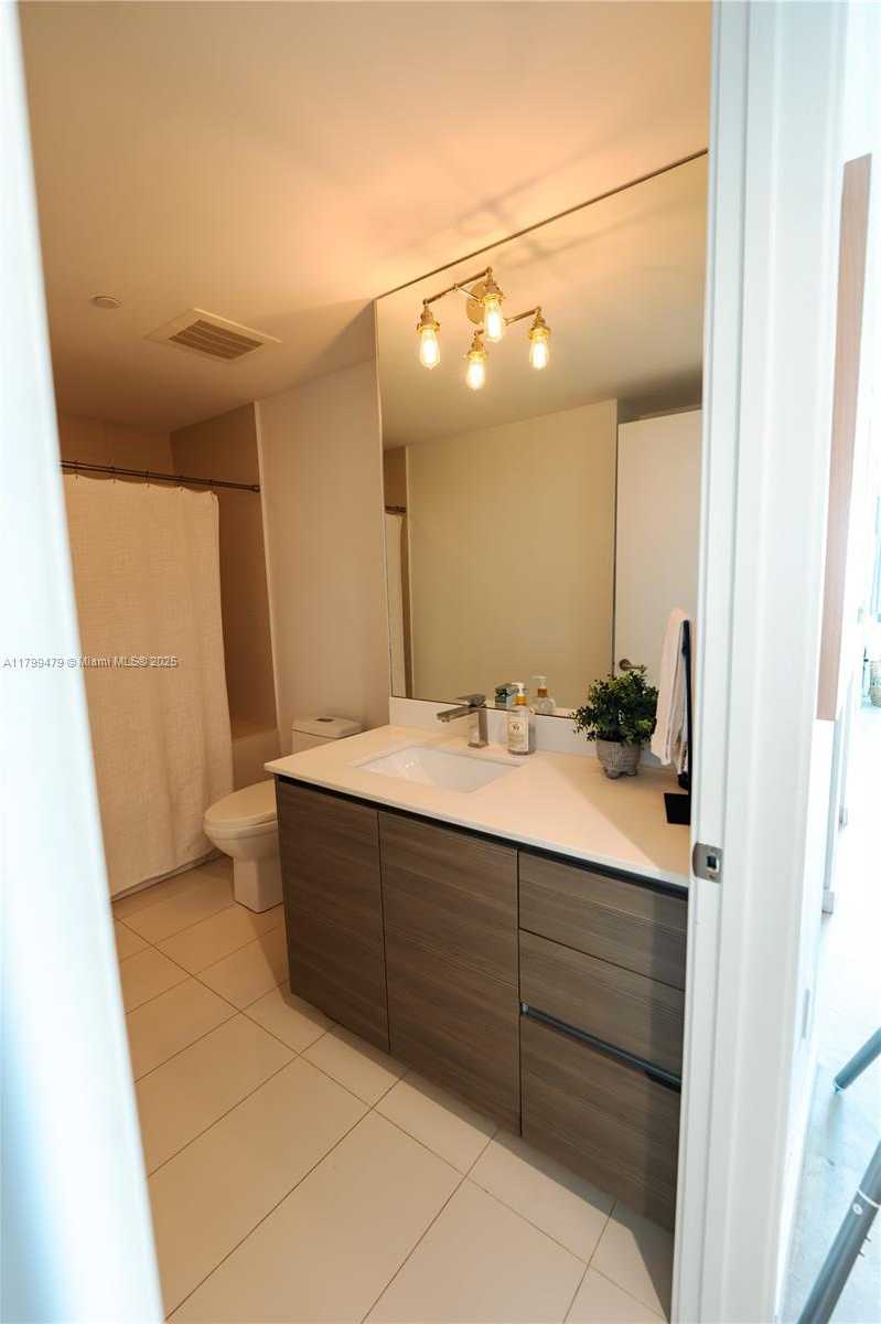 Small Image of 460 NORTH EAST 28TH ST #2605, Miami Number 15