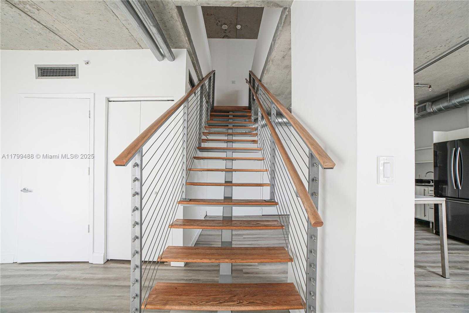 Small Image of 690 SOUTH WEST 1ST CT #2924, Miami Number 12