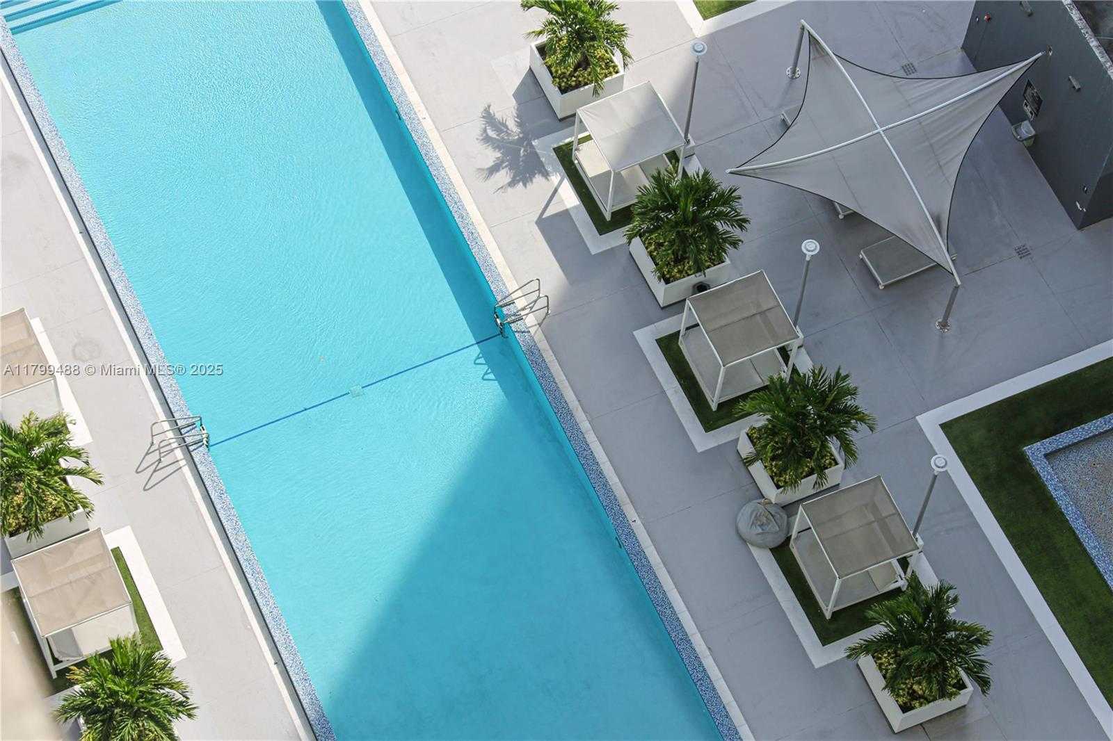 Small Image of 690 SOUTH WEST 1ST CT #2924, Miami Number 24