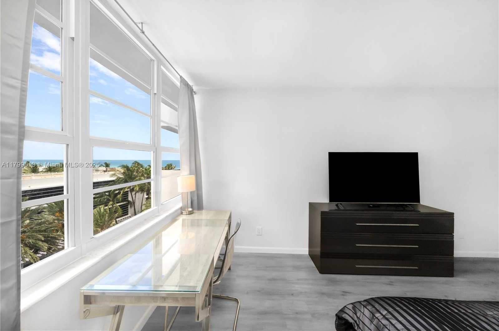 Small Image of 100 LINCOLN RD #641, Miami Beach Number 11