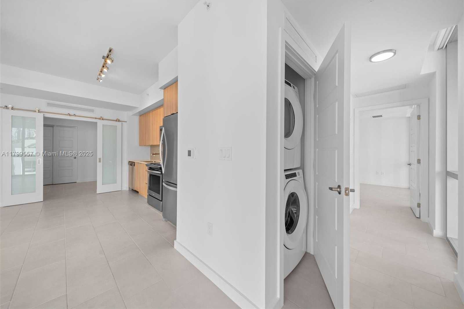 Small Image of 2150 NORTH BAYSHORE DR #0203, Miami Number 17