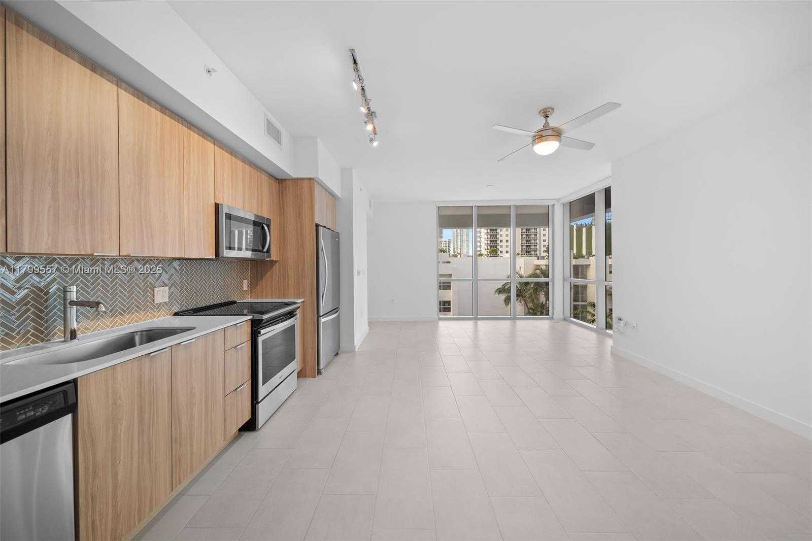 Small Image of 2150 NORTH BAYSHORE DR #0203, Miami Number 2
