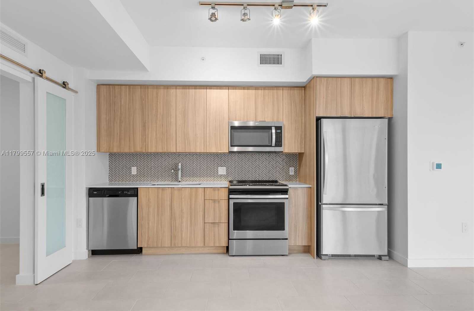 Small Image of 2150 NORTH BAYSHORE DR #0203, Miami Number 3