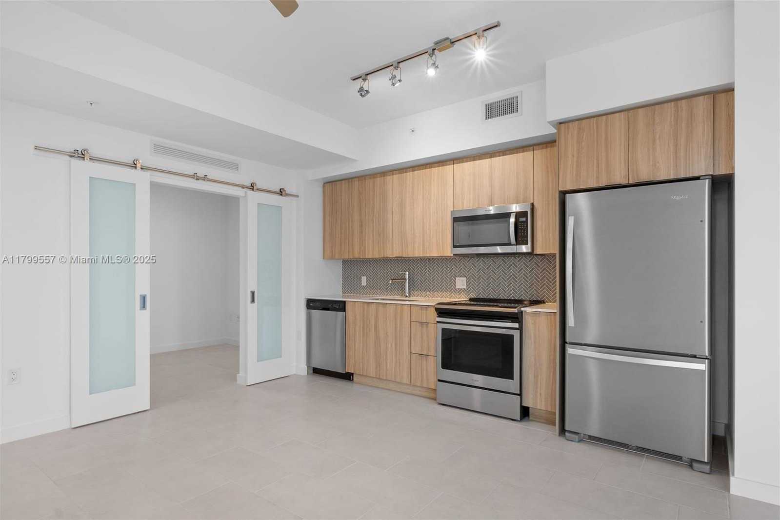 Small Image of 2150 NORTH BAYSHORE DR #0203, Miami Number 5