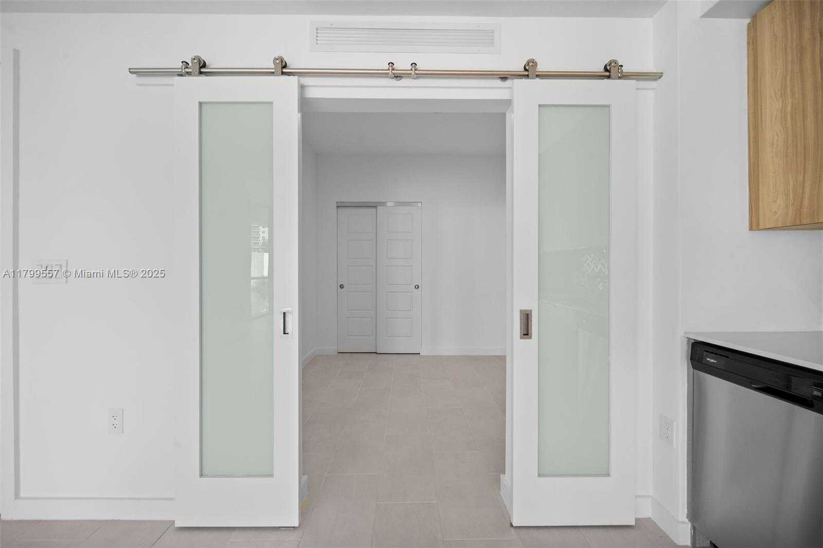 Small Image of 2150 NORTH BAYSHORE DR #0203, Miami Number 8