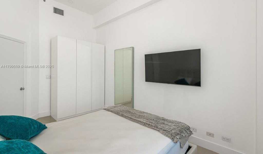 Small Image of 2301 COLLINS AVE #1626, Miami Beach Number 18