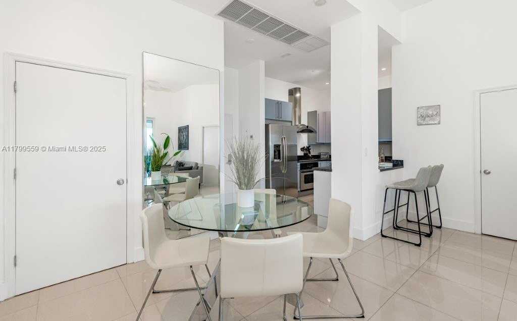 Small Image of 2301 COLLINS AVE #1626, Miami Beach Number 8