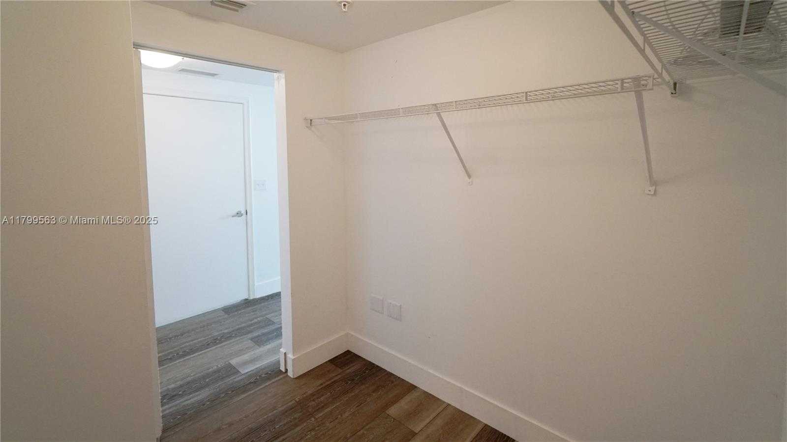 Small Image of 18800 NORTH EAST 29TH AVE #622, Aventura Number 11