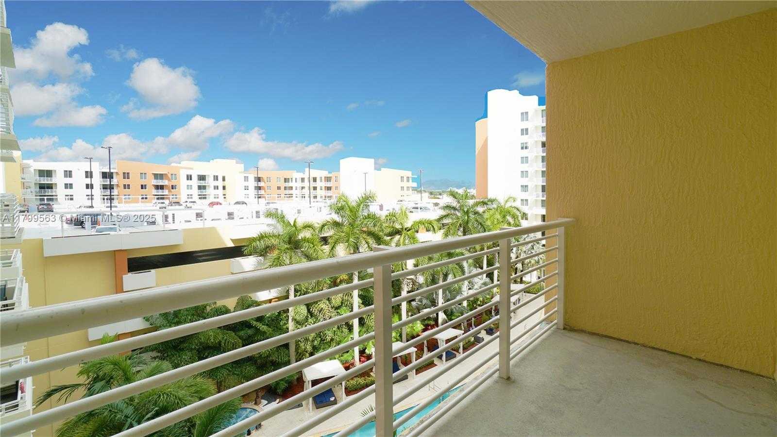 Small Image of 18800 NORTH EAST 29TH AVE #622, Aventura Number 3